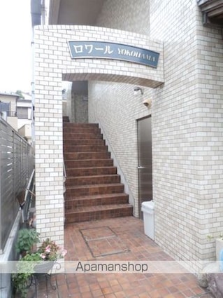 神奈川県横浜市神奈川区泉町[2DK/32.44m2]のエントランス1