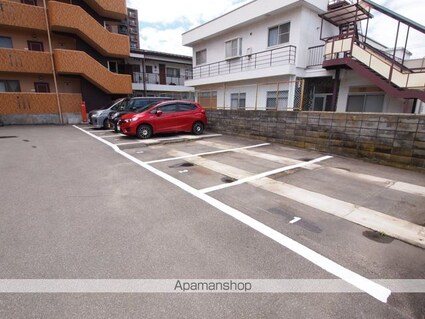 メゾンドアルファⅡ[3DK/60.63m2]の駐車場