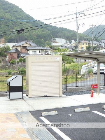メゾン　ピエール[2DK/45.82m2]の駐車場