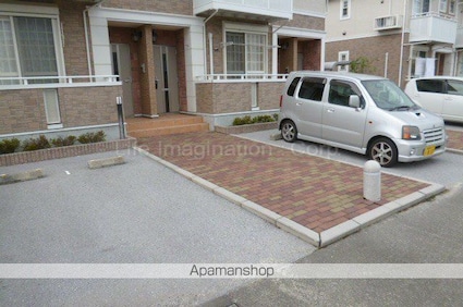 フル　タイドＫⅠ[1R/35.98m2]の駐車場1