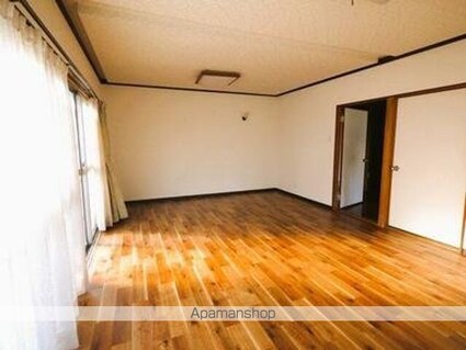 山本貸家[4DK/94.52m2]のリビング・居間