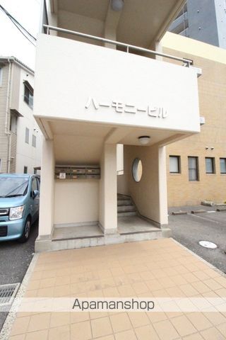 ハーモニービルの玄関写真