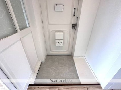 ビレッジハウス鳴滝３号棟[2DK/37.09m2]の玄関