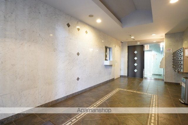 ステージファースト三軒茶屋IIの玄関写真