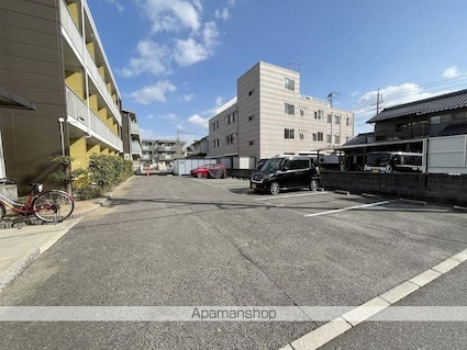 レオパレスサンローズ[1K/20.28m2]の駐車場1