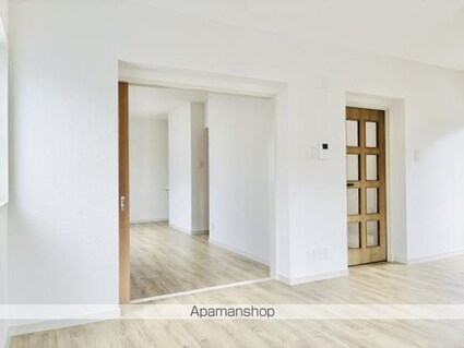 スカイフィールド国立[1LDK/46.91m2]のリビング・居間2