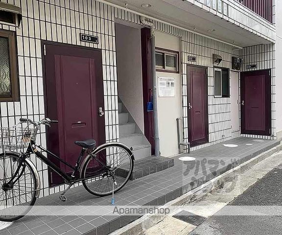 ポーシェ五条の玄関写真