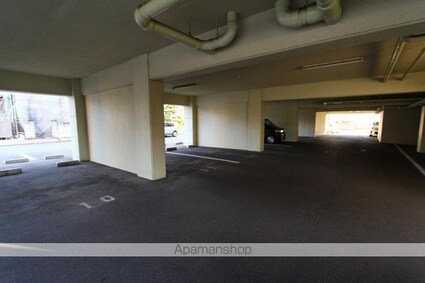 リジェール佐々木[1SLDK/56.4m2]の駐車場