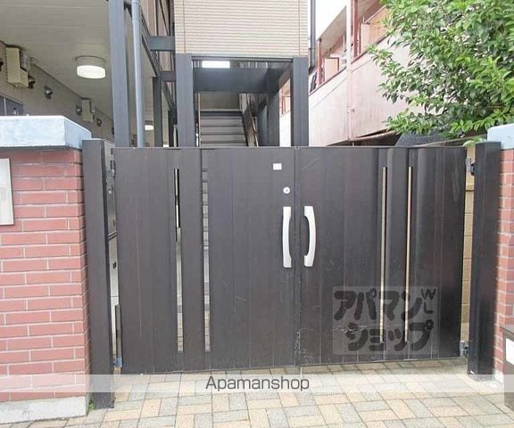 レオパレスシュンの玄関写真