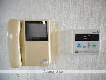 クレスト紫峰[1DK/35.5m2]の駐車場