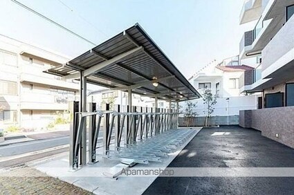 ミュプレ梅丘[1K/25m2]の駐車場1