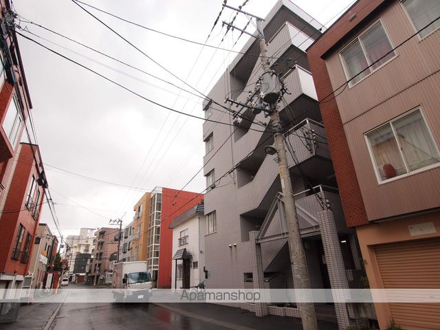 メゾンエクレーレ本郷通8丁目の外観写真
