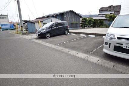 プリムローズ[2LDK/48.98m2]の駐車場