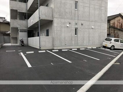 高知県高知市役知町[1R/35.1m2]の駐車場