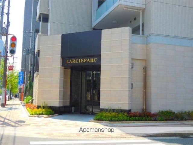 ラルシェパルク新大阪の玄関写真