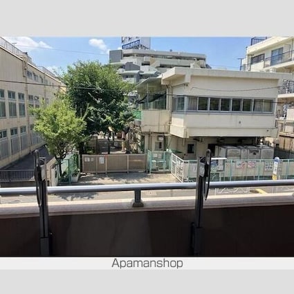 東京都世田谷区用賀２丁目[1R/25.2m2]のバルコニー