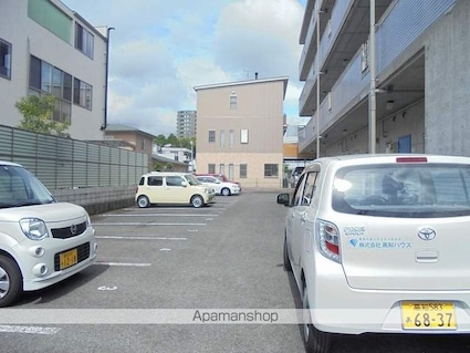 高知県高知市愛宕町４丁目[1K/20m2]の駐車場1