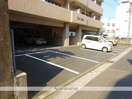サンフィールド[1R/29.61m2]の駐車場