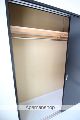 ラピスラズリN28の内装写真