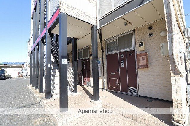 レオパレス村山の玄関写真
