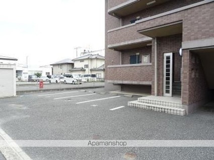 グランソレーユ[3LDK/73.96m2]の駐車場2