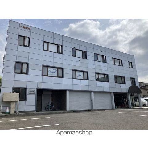 小塚ビルの外観写真