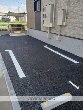 シュラインサイド[1LDK/44.32m2]の駐車場