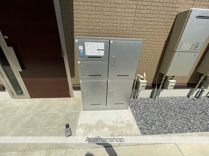 サンプラス[2LDK/55.28m2]のエントランス