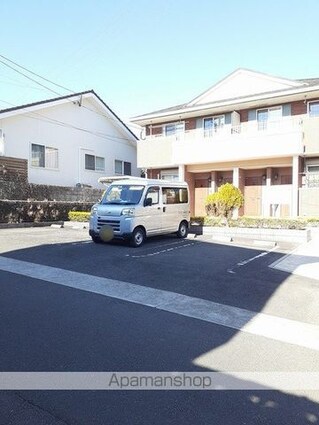 オーブ[1LDK/46.09m2]の駐車場