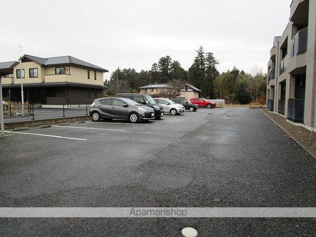 ＲＵＩＮＳ・ＨＩＬＬ（ルインズ・ヒル）[1LDK/45.5m2]の駐車場