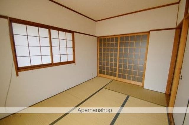新地マンション B棟の内装写真