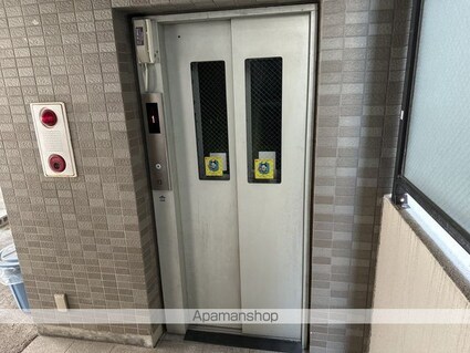 メゾンドレーヴナガオ[1K/29.8m2]のエントランス