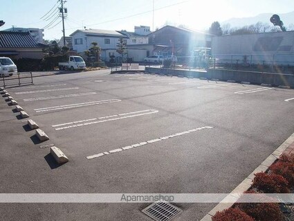 長野県伊那市西箕輪[1LDK/46.79m2]の駐車場3
