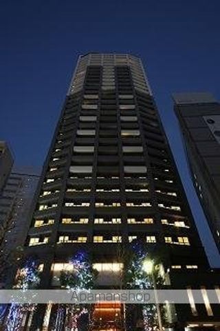 ファーストリアルタワー新宿の玄関写真