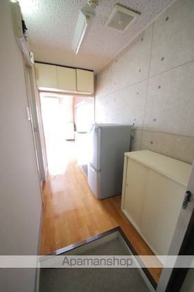グランドール堀口１[1R/17.41m2]の玄関