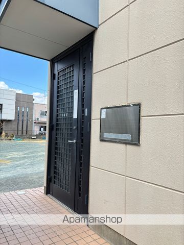 細田マンションの玄関写真