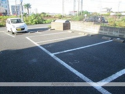 レオパレスコンチェルト[1K/20.28m2]の駐車場