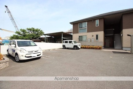 アミーチ[1LDK/42.64m2]の駐車場
