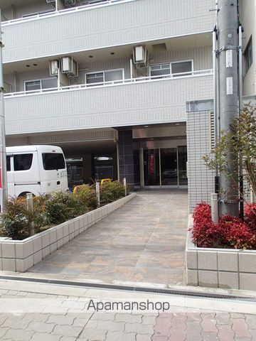 ランド大今里南の玄関写真