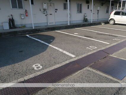 ロジュマンミドロＡ棟Ｂ棟[3DK/45.5m2]の駐車場