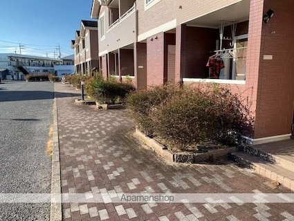 滋賀県彦根市野田山町[2LDK/62.32m2]のエントランス