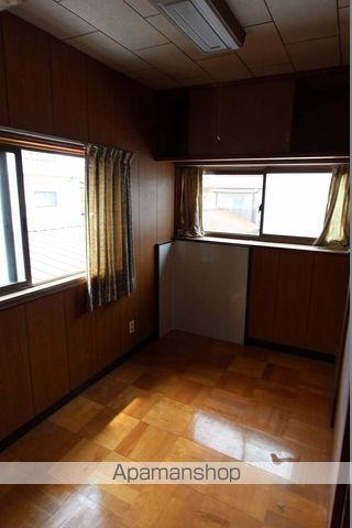 呉市 2階建 築47年の内装写真