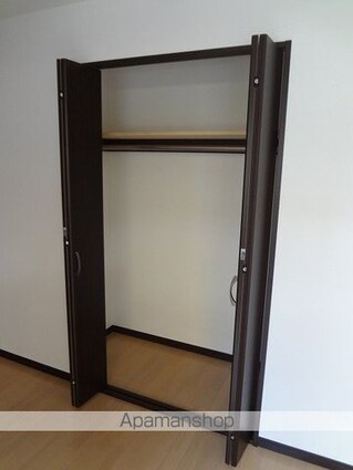 アンブラッセ新検見川[1K/30.29m2]の収納