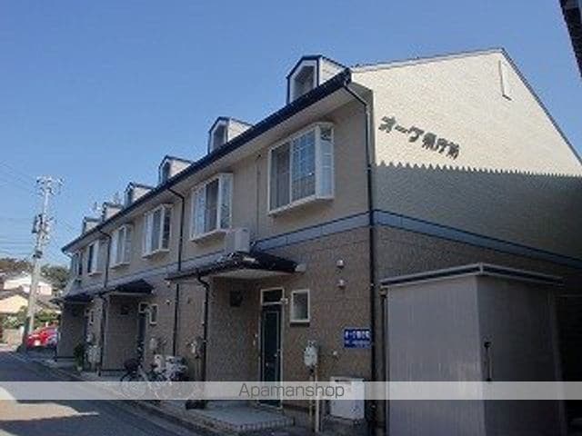 オーグ県庁前の外観写真