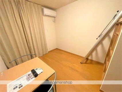 レオパレス隼Ⅳ[1K/20.81m2]のリビング・居間2