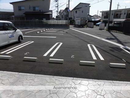 シャン・ノールⅩⅦ[1LDK/45.09m2]の駐車場1