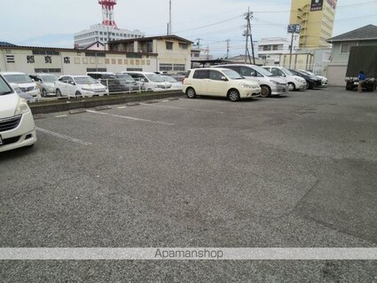 山梨県甲府市国母７丁目[2LDK/56.36m2]の駐車場