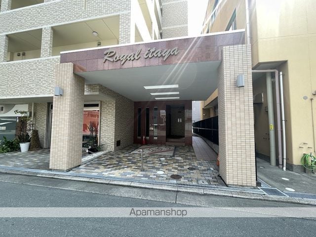 ROYAL ITAYAの玄関写真