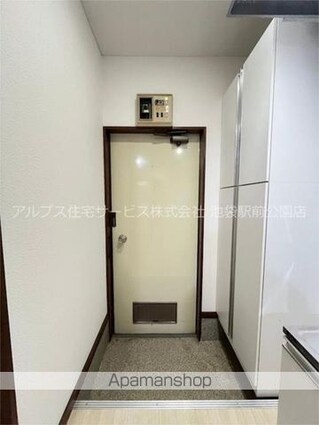 東京都練馬区平和台２丁目[1R/17.35m2]の玄関