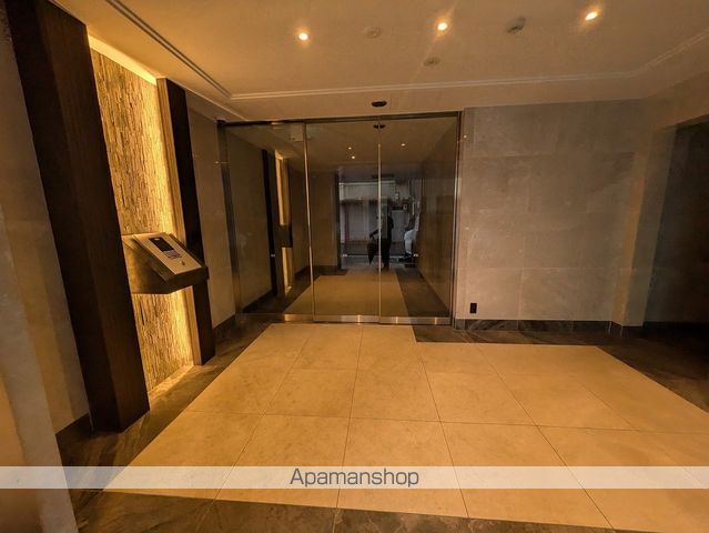 ブランシエスタ河原町の玄関写真